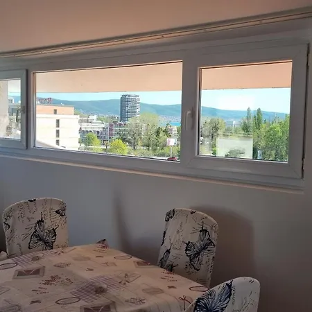 Beautiful Penthouse דירה